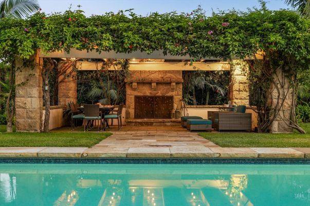 Exterior, Fireplace, Pool
