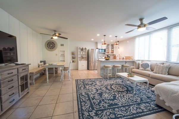 Dining room, Interior, Kitchen, Living room, Pendant Lights, Recessed Lighting, Stainless Steel Appliances