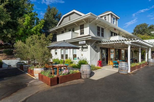 Exterior, Facade, Queen Anne Victorian
