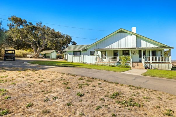 Backyard, Exterior, Facade, Farmhouse