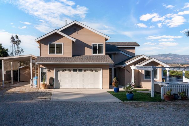 Attached, Exterior, Facade, American Craftsman