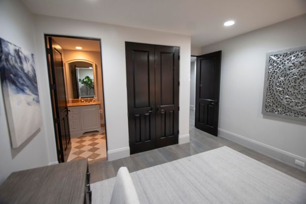Interior, Recessed Lighting, Wood Texture Flooring