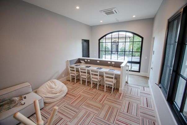 Dining room, Interior, Recessed Lighting
