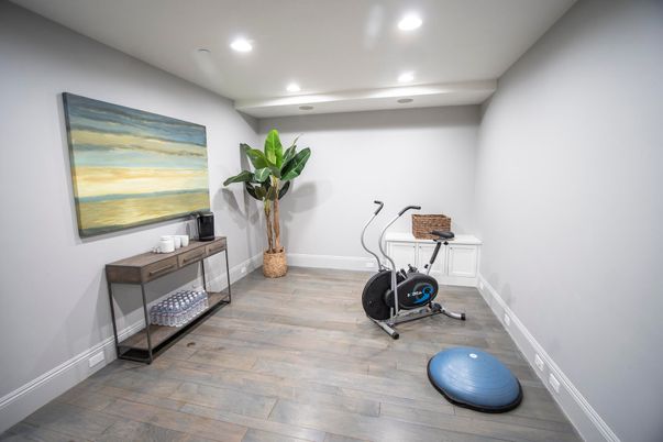 Fitness Equipment, Interior, Recessed Lighting, Wood Texture Flooring