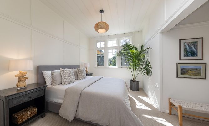 Bedroom, Interior, Pendant Lights