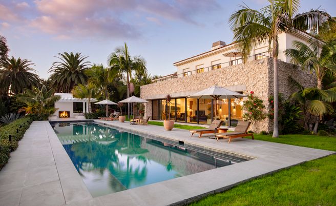 Exterior, Fireplace, Pool