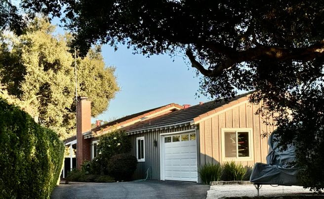 Attached, Exterior, Facade, Ranch