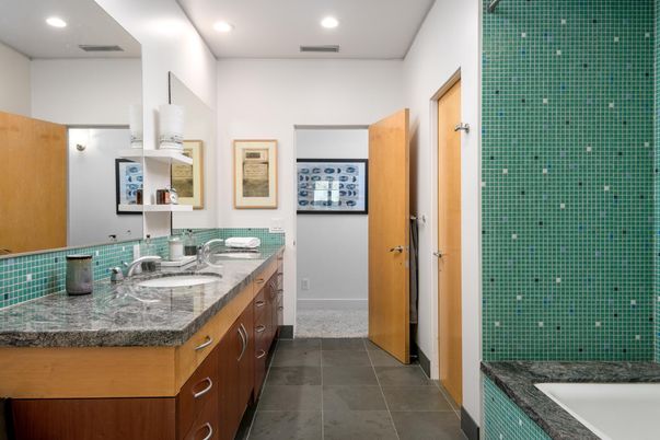Bathroom, Dual Sink Vanities, Interior, Recessed Lighting