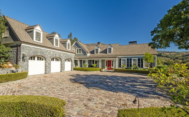 Attached, Exterior, Facade, Cape Cod