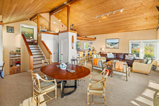 Dining room, Interior, Living room, Recessed Lighting, Wooden Beams, Wooden Ceilings