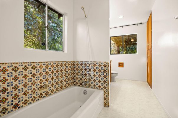 Bathroom, Interior, Marble, Recessed Lighting