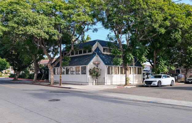 Exterior, Facade, None