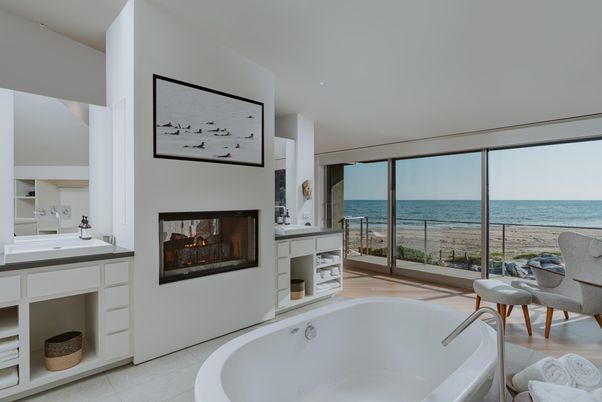 Bathroom, Fireplace, Free Standing Baths, Interior, Recessed Lighting, Water
