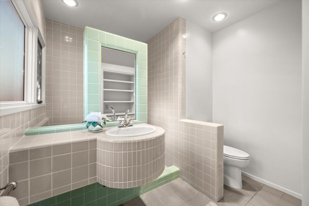 Bathroom, Interior, Recessed Lighting