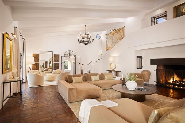 Chandelier, Fireplace, Interior, Living room
