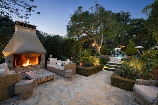 Exterior, Fireplace