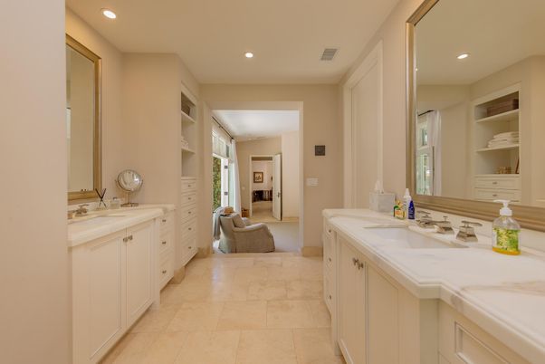 Bathroom, Dual Sink Vanities, Interior, Recessed Lighting