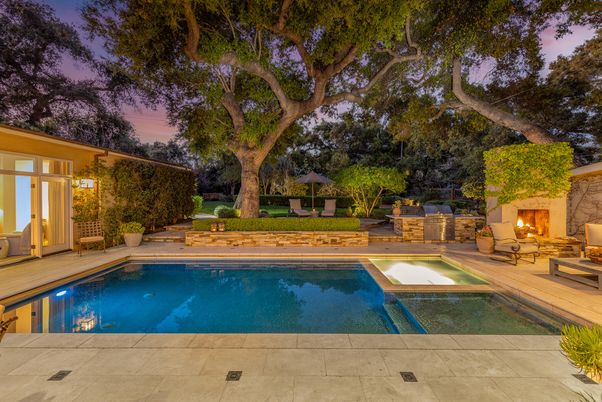 Exterior, Fireplace, Pool