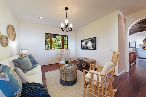 Chandelier, Interior, Living room, Recessed Lighting, Wood Texture Flooring