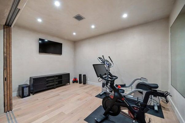 Fitness Equipment, Interior, Recessed Lighting, Wood Texture Flooring