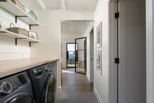 Interior, Washer, Wood Texture Flooring