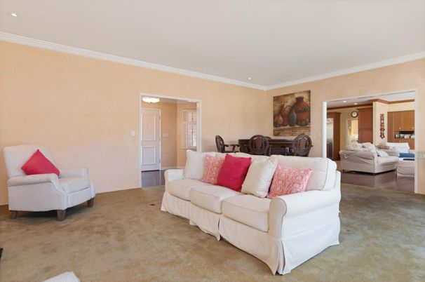 Dining room, Interior, Living room, Recessed Lighting