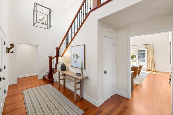 Interior, Pendant Lights, Wood Texture Flooring