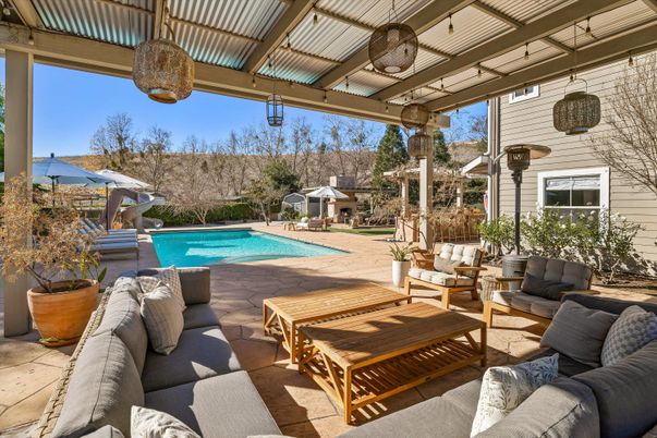 Exterior, Pool