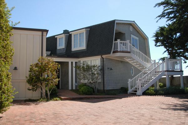 Exterior, Facade, Farmhouse