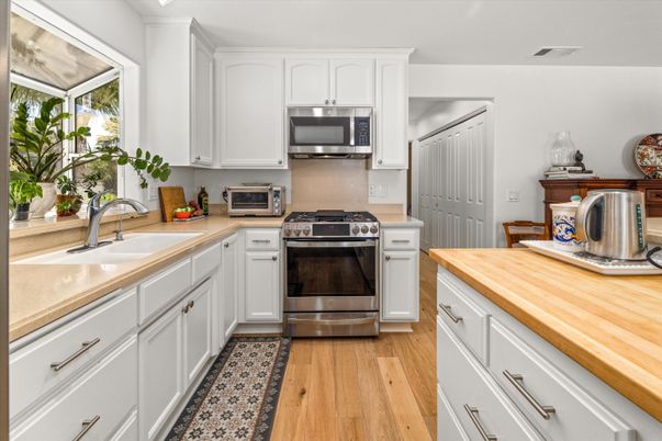 Interior, Kitchen, Stainless Steel Appliances, Wood Texture Flooring