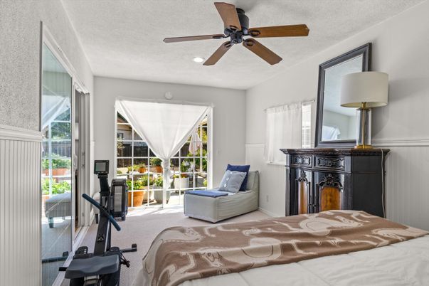 Fitness Equipment, Interior, Recessed Lighting