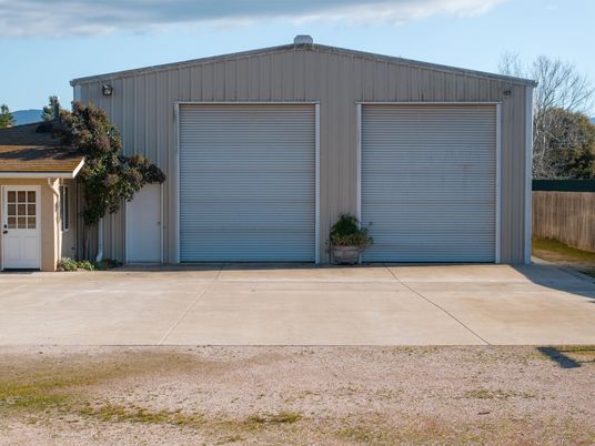 Detached Garage, Exterior