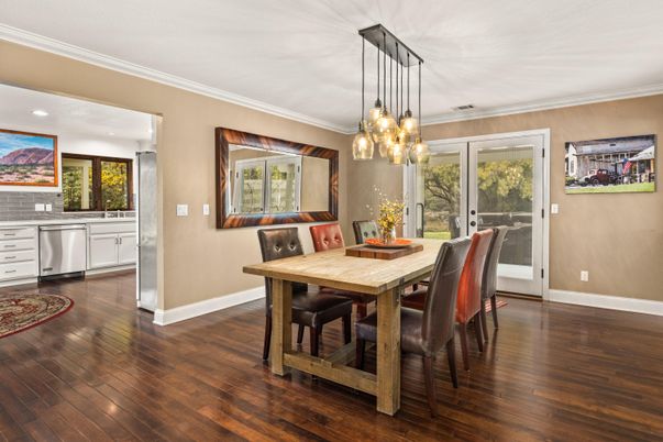 Dining room, Interior, Kitchen, Pendant Lights, Recessed Lighting, Wood Texture Flooring