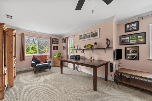 Home Office, Interior