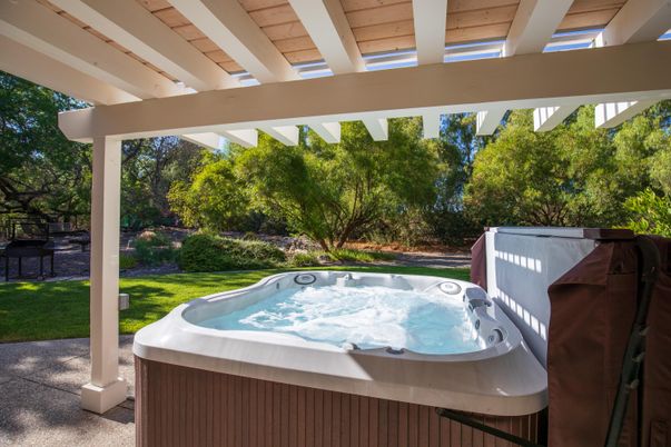 Exterior, Hot Tub