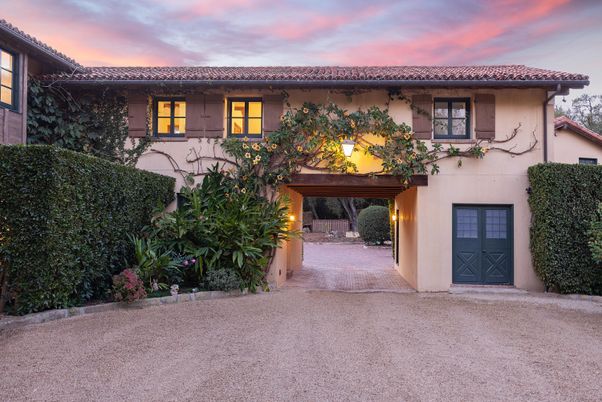 Exterior, Facade, Mediterranean