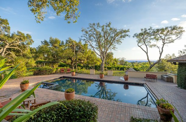 Exterior, Pool, Water