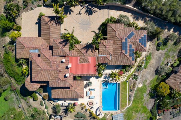 Exterior, Drone