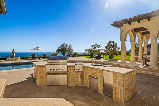 Exterior, Pool, Water