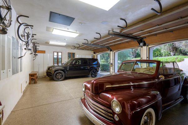 Garage, Interior