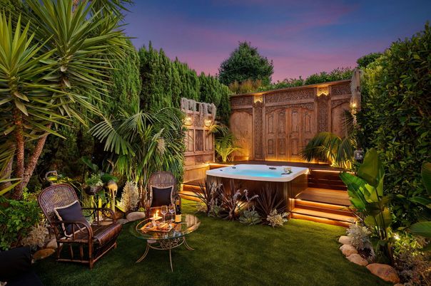 Exterior, Hot Tub