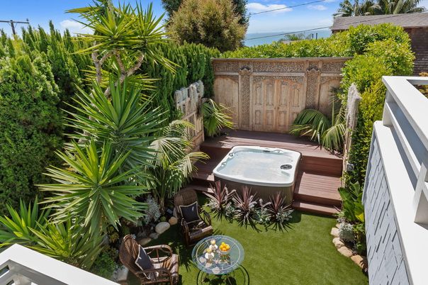 Exterior, Hot Tub