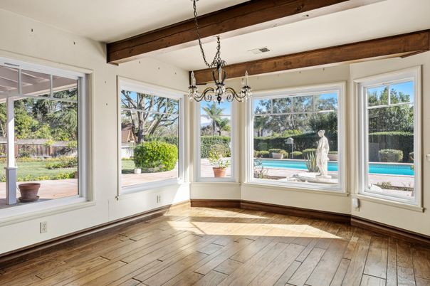 Chandelier, Empty room, Interior, Wooden Beams, Wood Texture Flooring