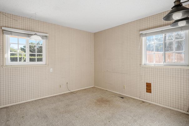 Empty room, Interior, Pendant Lights