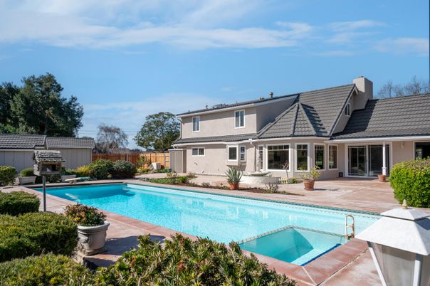 Exterior, Pool
