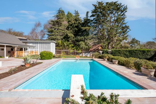 Exterior, Pool