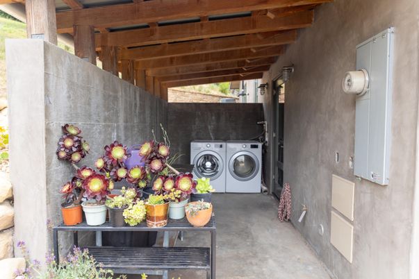 Exterior, Utility Closets, Washer