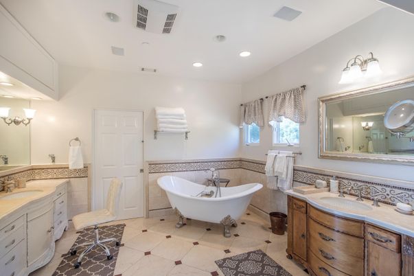 Bathroom, Dual Sink Vanities, Free Standing Baths, Interior, Recessed Lighting