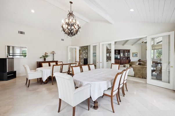 Chandelier, Dining room, Interior, Living room, Recessed Lighting
