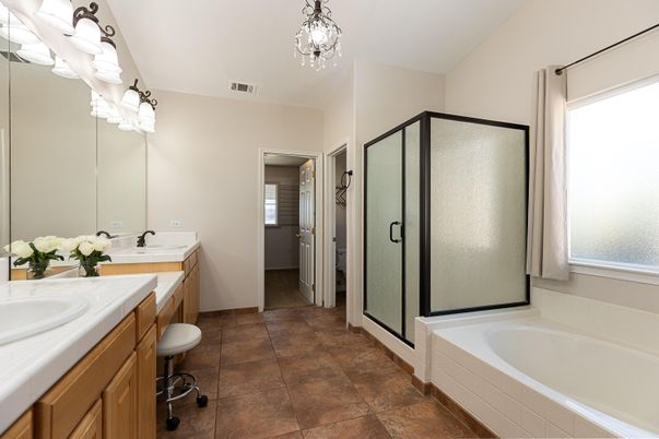 Bathroom, Interior, Tile Countertops